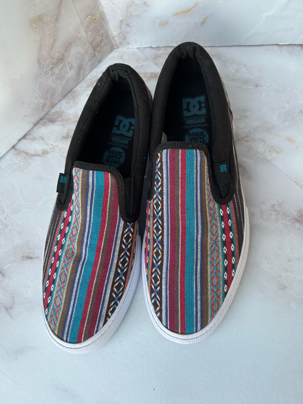 DC Shoes Manual Slip-On TX SE Womens Size 10 Tribal Aztec Skate Shoes Vegan EUC